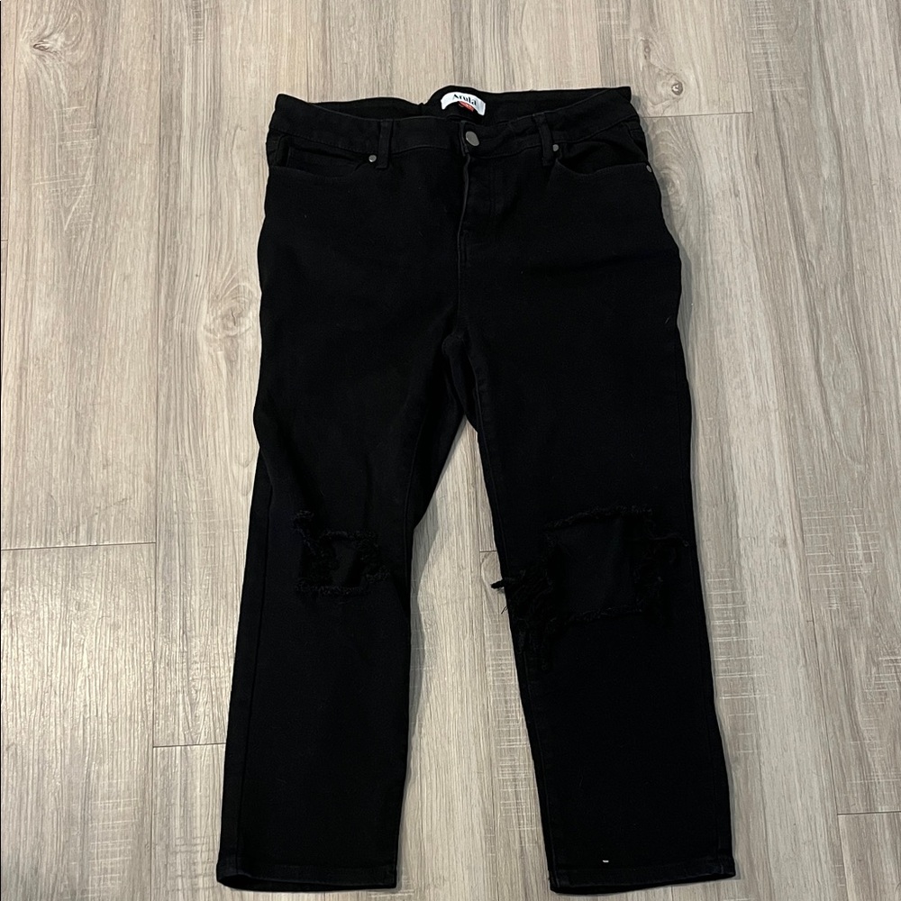 ARULA Women’s Black Distressed Jeans